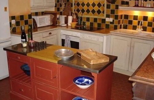 Menerbes House | Authentic Menerbes Village House, beautiful view of Luberon, garden and pool