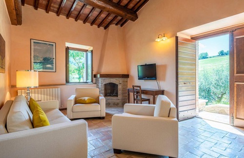 Camerino House | Authentic residence in the middle of nature with pool.