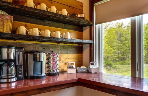 Ravenna House | Authentic Restored Barn- Cuyahoga Nat'l Pk-30min, Pickleball, Basketball, Swimming, Fishing