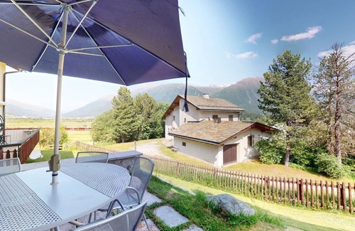 Celerina-Schlarigna House | Authentic semi-detached holiday home in a quiet location on the outskirts of Cel