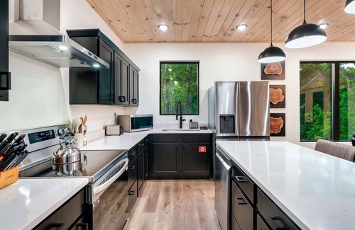 Sevierville Cabin | Autumn Cabin | Comfortable, Pool, Hot Tub + Games