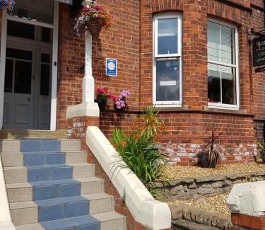 Whitby House | Autumn Leaves Guest House