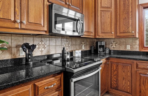 Valders House | Autumn Ridge Getaway