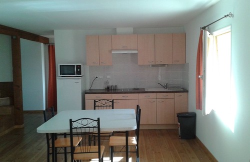 Champagnac Apartment | Aux Portes des Volcans D'auvergne, de la Rivière Dordogne et de ses Barrages