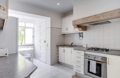 Sao Joao de Deus Apartment | Av. Madrid - 4º Direito · Spacious Tailor Made Flat in Areeiro