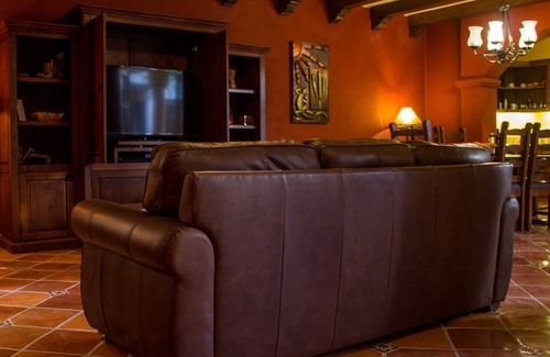 Nopolo Villa | AV027- Lovely 3 brd, only steps from the beach with great view to mountains