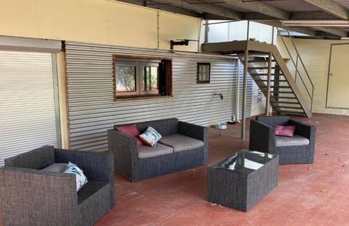 Cranbrook House | AVAIL 3MTH Private, backyard, pool all inclusive
