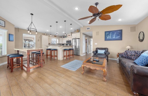 Port Isabel House | Available for Spring! Captain's Cottage - Beautiful Waterfront Cottage