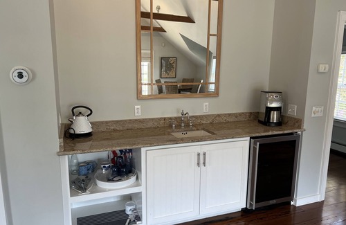 Nantucket House | Available July 4th week! Families, Close, Big Cottage-Sleeps 10, A/C, Bike Path