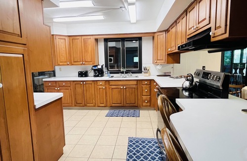 Comstock Northwest Ski Chalet | Available Sept 22-26 - Chalet with Private Indoor Pool & Hot Tub