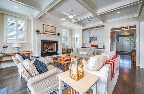 Avalon House | AVALON nBay Front Home with pool, deck and dock. Spacious 5-bedroom, 4.5 bath