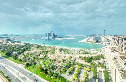 Dubai Media City Apartment | Avani Palm View 2 bed 3 bath | Infinity Pool