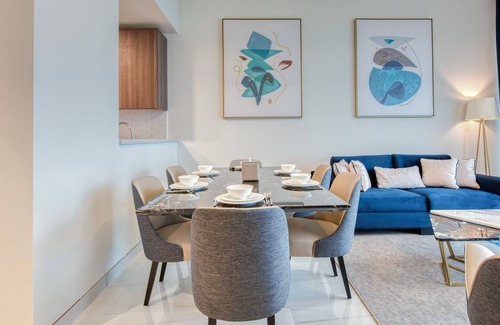 Dubai Media City Apartment | Avani Palm View 2 bed 3 bath | Infinity Pool