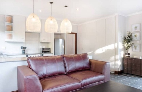 Stellenbosch Apartment | Avemore Olive Apartment - your new favourite accommodation in the Winelands!