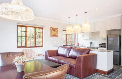Stellenbosch Apartment | Avemore Olive Apartment - your new favourite accommodation in the Winelands!