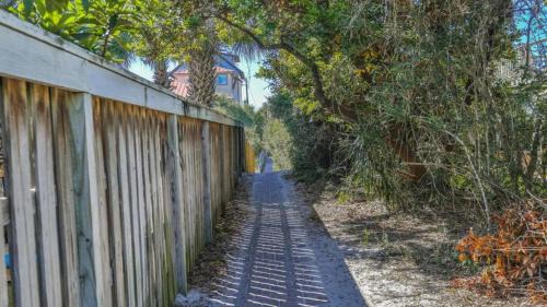 Miramar Beach House | Aventon - Is a 3 bedroom home that is an easy walk to the beach with communal pool