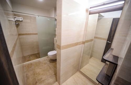 KK Nagar Hotel | Avenue 11 Premium Stays