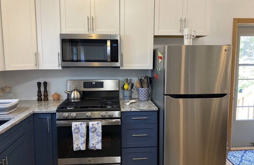 Traverse City House | Avenue B- 2 Bed/2 Bath - Close to everything!