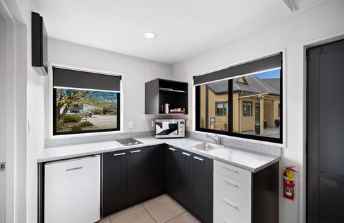 Alexandra Hotel | Avenue Motel