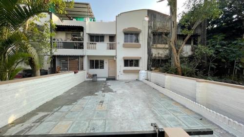 Kolhapur Apartment | Avi's Abode