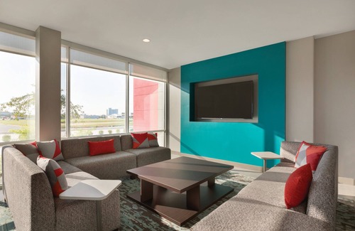 Revere Hotel | avid hotel Boston Logan Airport - Revere by IHG