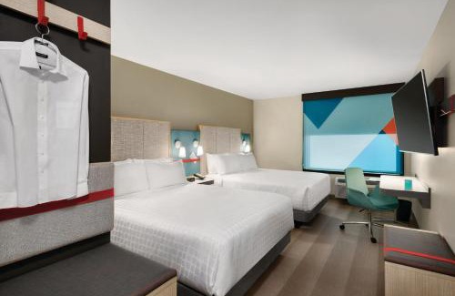 Revere Hotel | avid hotels - Boston Logan Airport - Revere by IHG
