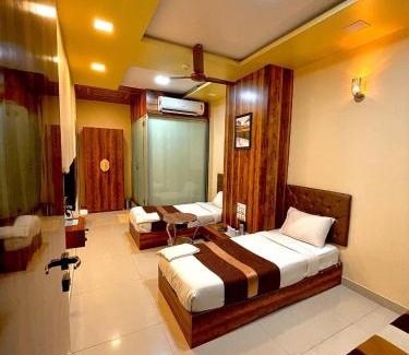Kandivali Apartment | AVIRAHI HOTEL