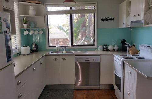 Avoca Beach House | Avoca Beach Cape Cottage whole house to yourselves, walk to beach and shops