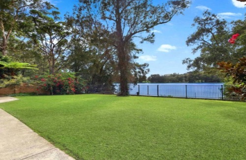 Avoca Beach House | AVOCA WATERS RETREAT | Pool , Lakefront | Accom Holidays