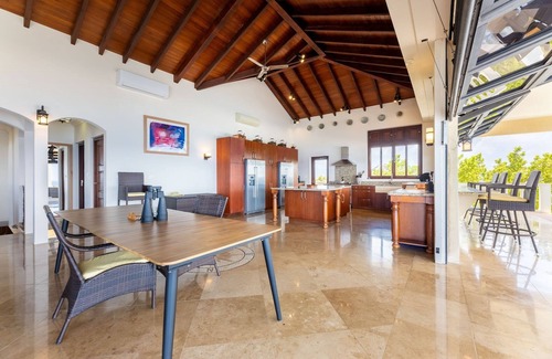 Sabana Westpunt Villa | Award-Winning Luxury Beach-Side Villa - Wrap-around Infinity Pool -Pickleball