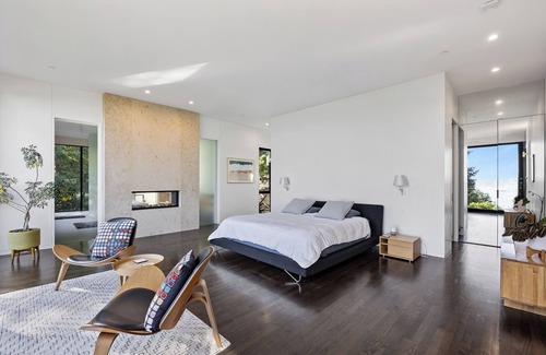 Belvedere Tiburon House | Award-winning ocean view luxury master suite. Perfect romantic retreat