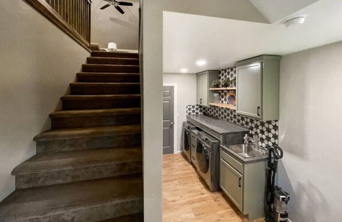 Cascade Apartment | Away at Shay .