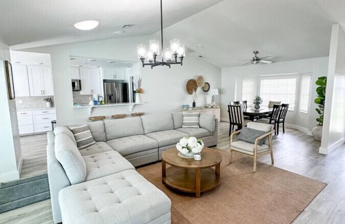 South Venice House | Away From It All near Venice Beach