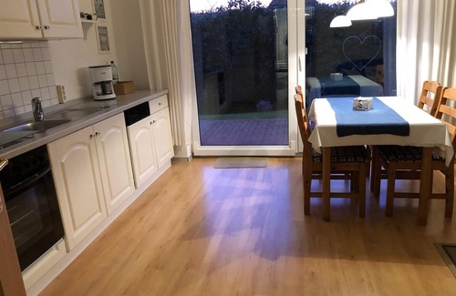 Altfunnixsiel Apartment | Away from the hustle and bustle of seaside resorts, you can in this friendly ground floor