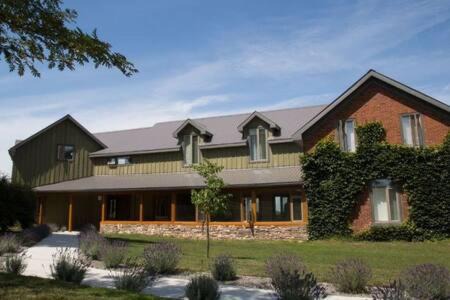 Cherry Valley House | Away in the County-Sandbanks Pec