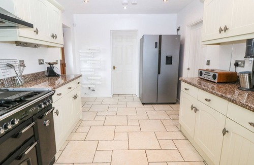 Llandwrog Cottage | AWEL-Y-MOR, pet friendly, country holiday cottage in Llandwrog