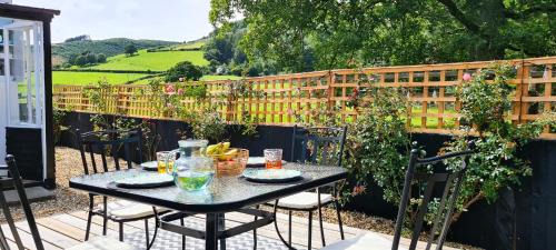 Llanbrynmair House | Awelfa a peaceful cottage in the Cambrian mountains