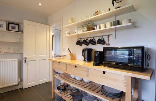 Mynytho Cottage | AWELON, family friendly, with open fire in Botwnnog