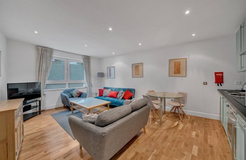 Tower Hill Apartment | Awesome 1 Bed Apartment Tower Hill