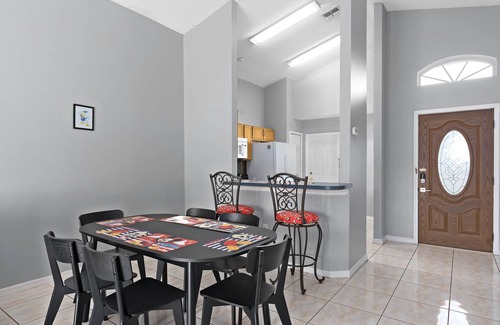 St. James Park House | Awesome 3BR/2BA Home, Private Pool (Extra Daily Charge to Heat), Disney Theme!