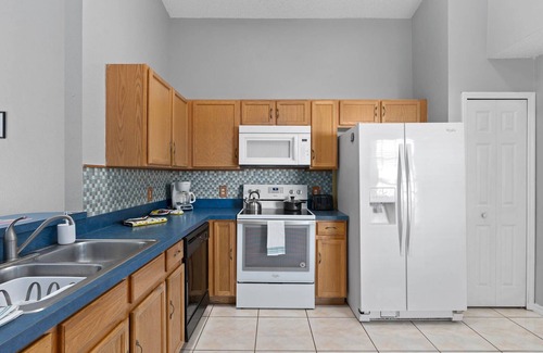 St. James Park House | Awesome 3BR/2BA Home, Private Pool (Extra Daily Charge to Heat), Disney Theme!