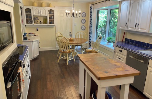 Trent Lakes House | Awesome 5 Bedroom Lake House on Sandy Lake