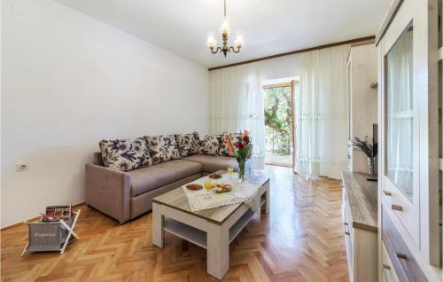 Kaldanija Apartment | Awesome Apartment In Kaldanija With Wifi