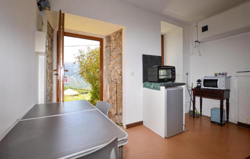 Lozzi Apartment | Awesome Apartment In Lozzi - Fko697