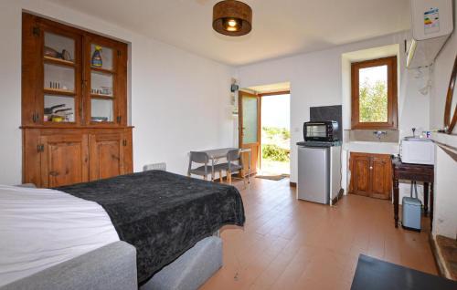 Lozzi Apartment | Awesome Apartment In Lozzi - Fko697