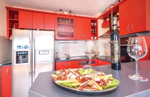 Split Apartment | Awesome apartment in Mravince