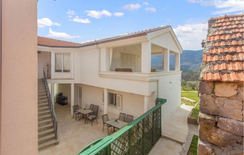Omis Apartment | Awesome Apartment In Podgrade