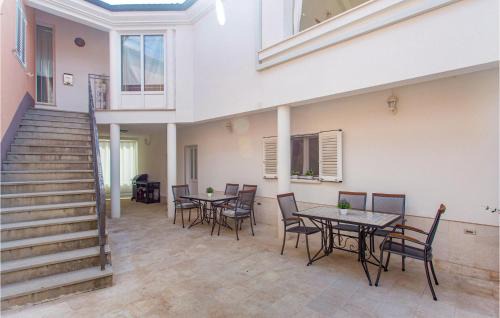 Omis Apartment | Awesome Apartment In Podgrade