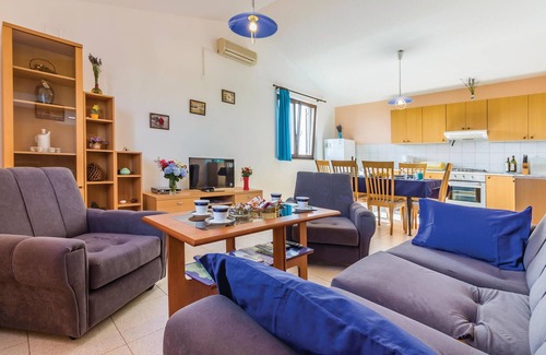 Vinkuran Apartment | Awesome apartment in Vinkuran with WiFi