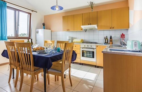 Vinkuran Apartment | Awesome apartment in Vinkuran with WiFi